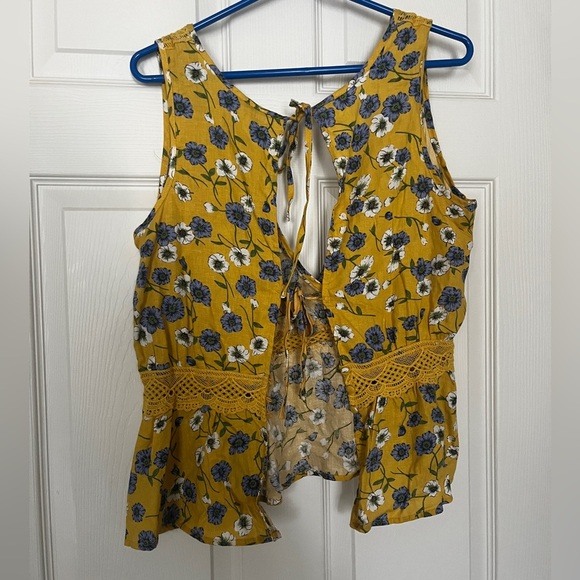 NWT Flower tank top - Picture 2 of 5